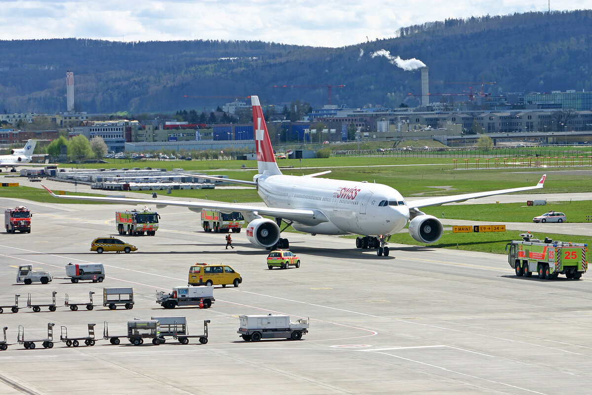 SWISS International Air Lines, HB-IQH, Airbus A330-223, msn: 288, 19.April 2008, ZRH Zürich, Switzerland.