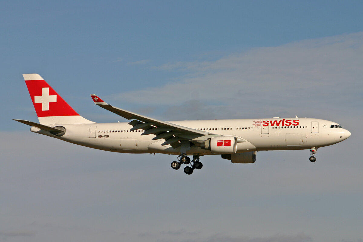 SWISS International Air Lines, HB-IQR, Airbus A330-223, msn: 324, 20.Januar 2008, ZRH Zürich, Switzerland.