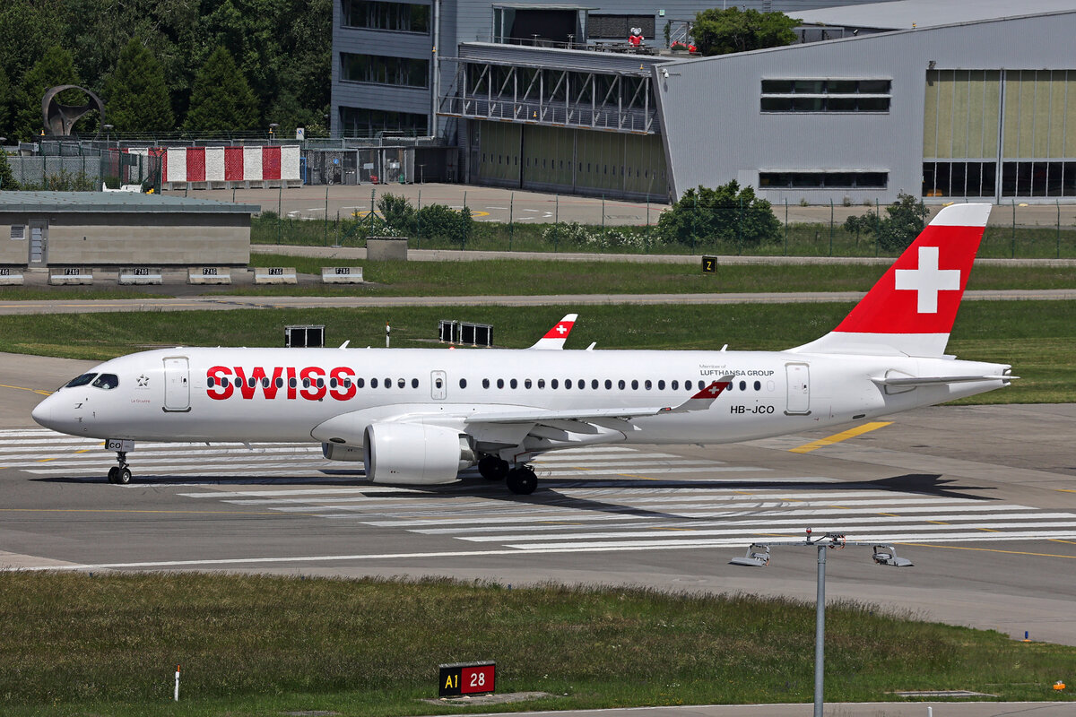SWISS International Air Lines, HB-JCO, Bombardier CS-300, msn: 55033,  La Gruy�re , 25.Mai 2026, ZRH Z�rich, Switzerland.