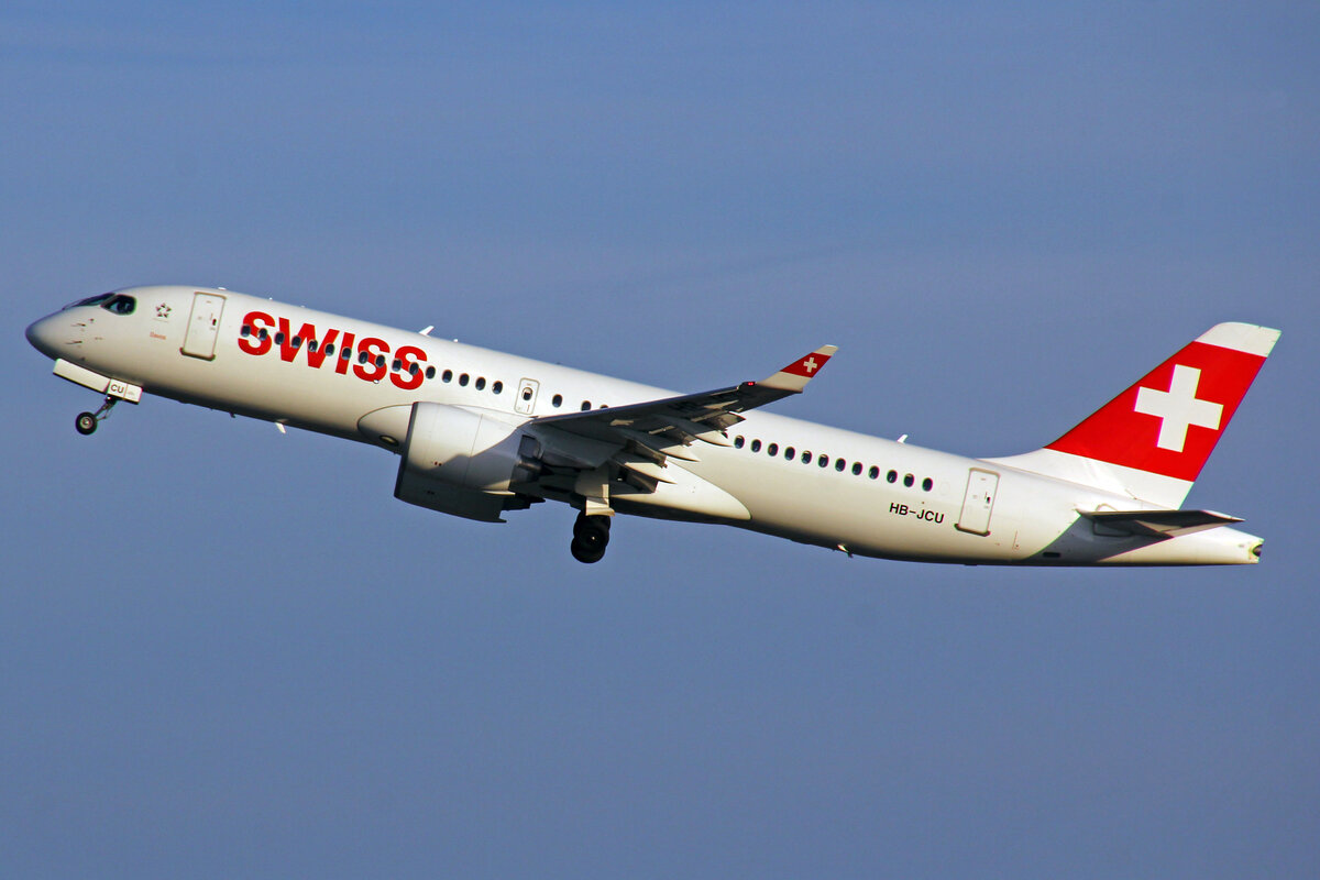 SWISS International Air Lines, HB-JCU, Airbus A220-371, msn: 55110,  Davos , 01.Januar 2023, ZRH Zürich, Switzerland.