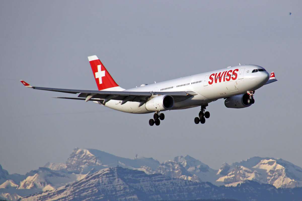 SWISS International Air Lines, HB-JHI, Airbus A330-343X, msn: 1181,  Genève , 14.April 2018, ZRH Zürich, Switzerland.