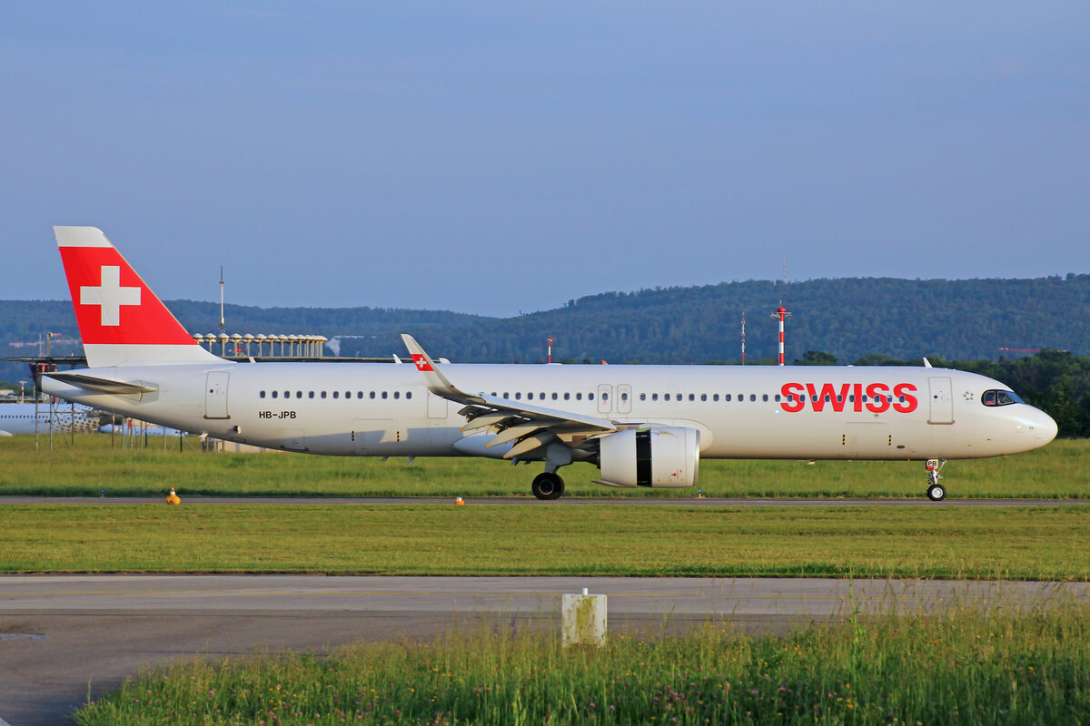 SWISS International Air Lines, HB-JPB, Airbus A321-271NX, msn: 10115,  Château-d'Oex , 21.Mai 2022, ZRH Zürich, Switzerland.