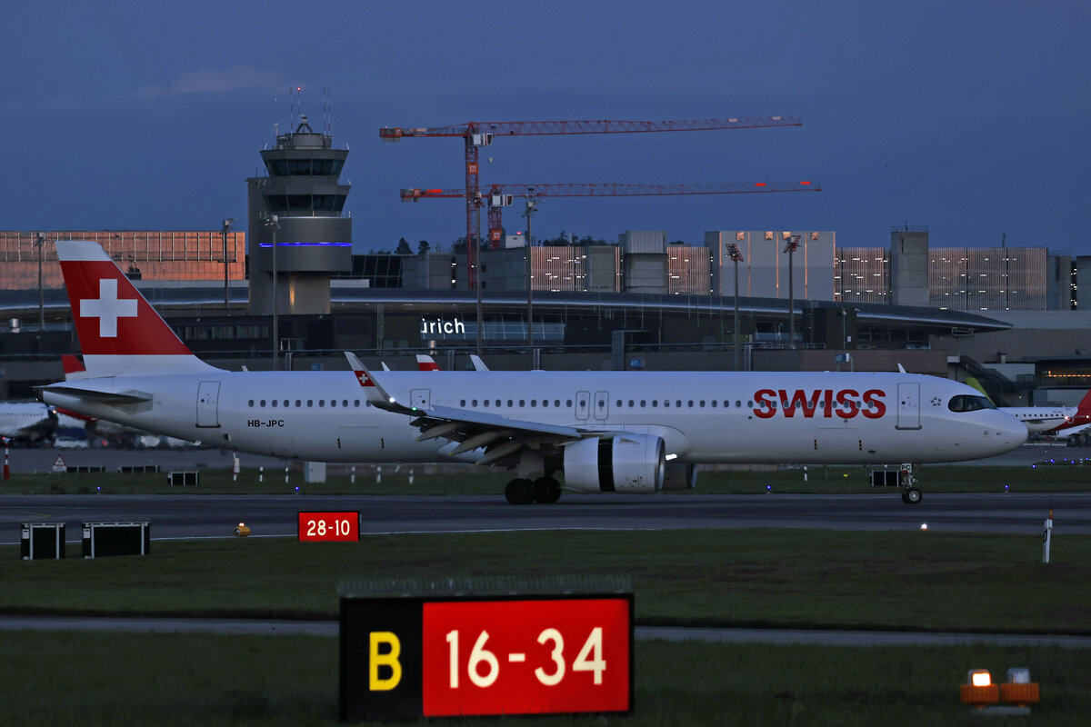 SWISS International Air Lines, HB-JPC, Airbus A321-271NX, msn: 11298,  Brissago , 24.August 2025, ZRH Zürich, Switzerland.