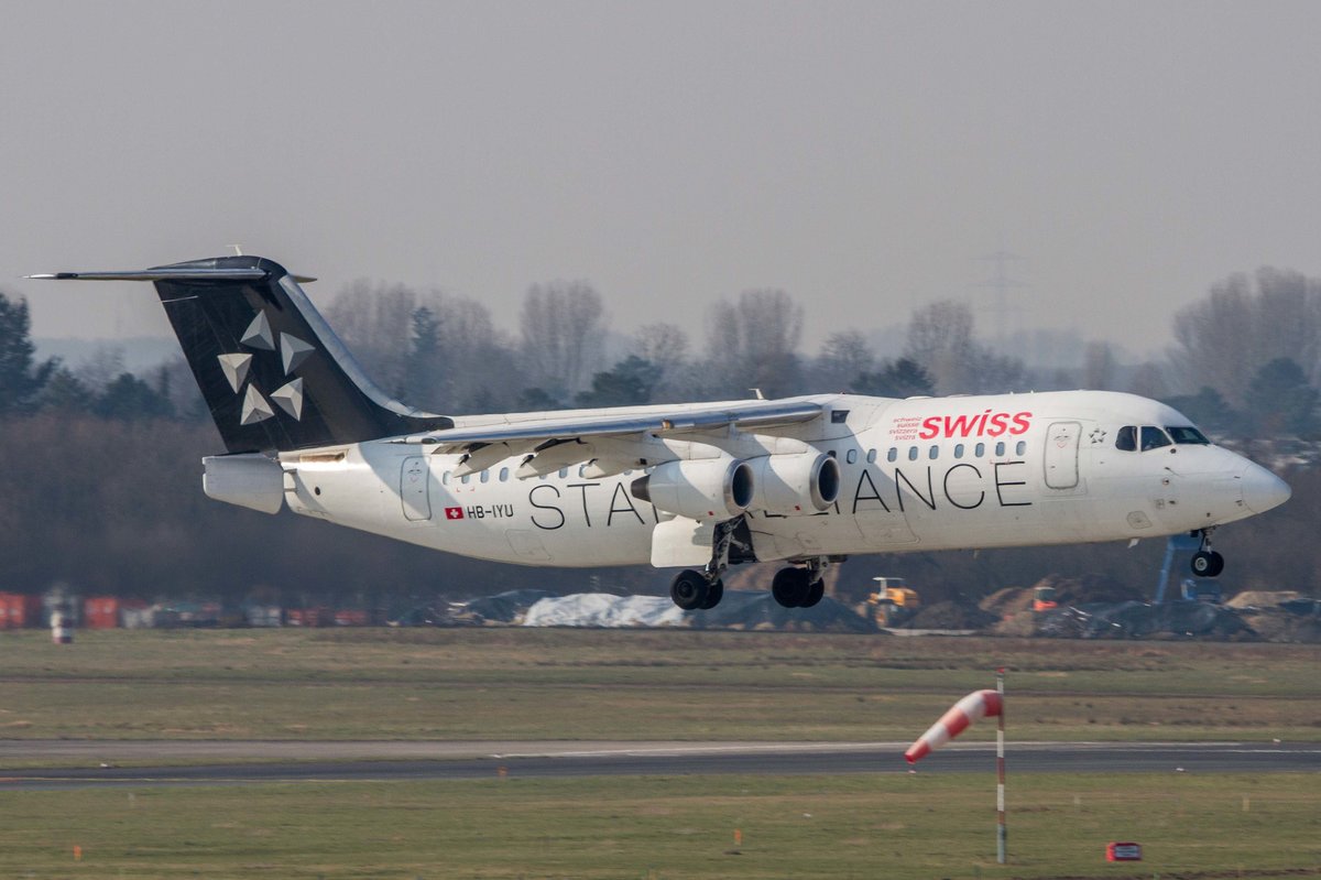 Swiss (LX-SWR), HB-IYU  Pizzo Barone , BAe / Avro, 146-300 / RJ-100 (SA-Lkrg.), 10.03.2016, DUS-EDDL, Düsseldorf, Germany