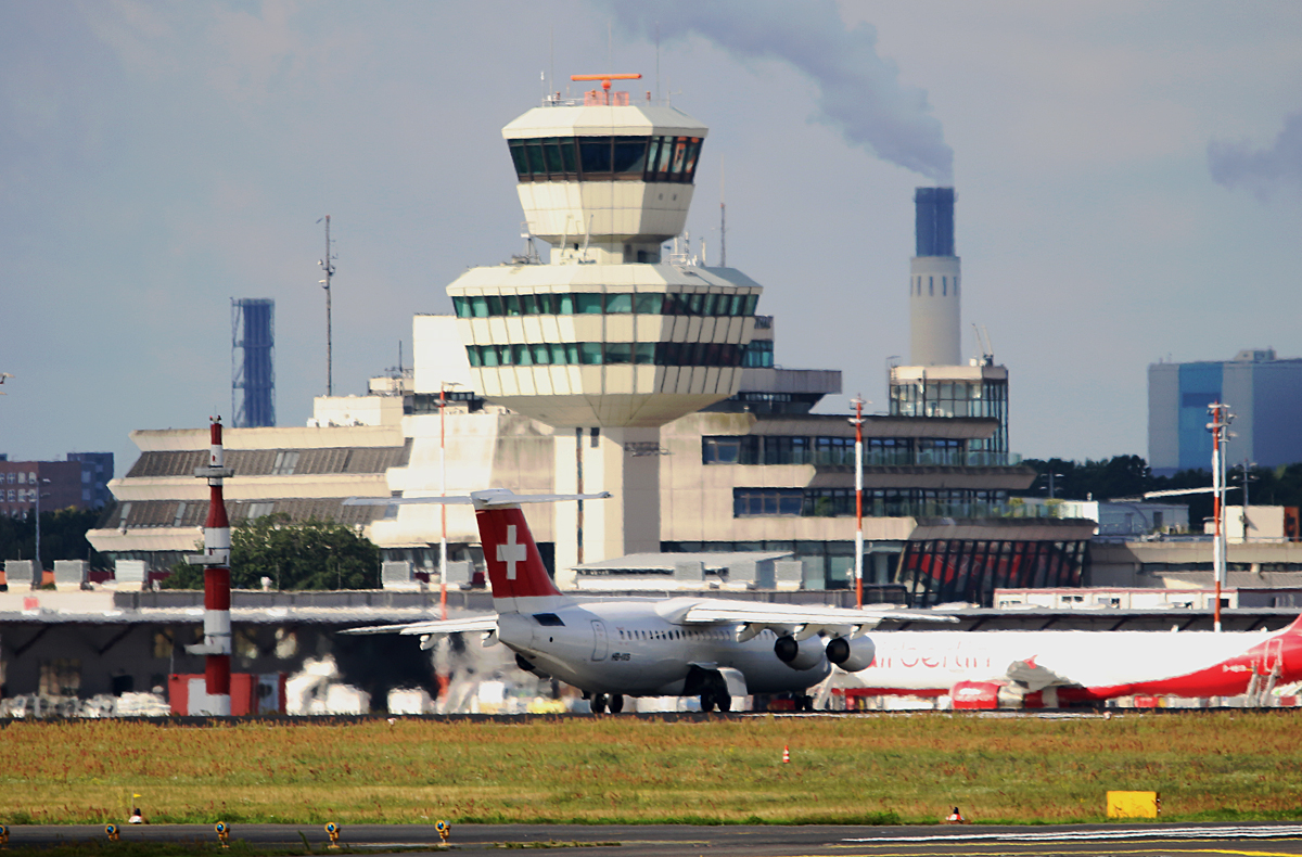 Swiss, RJ100, HB-IXS, TXL, 07.08.2016