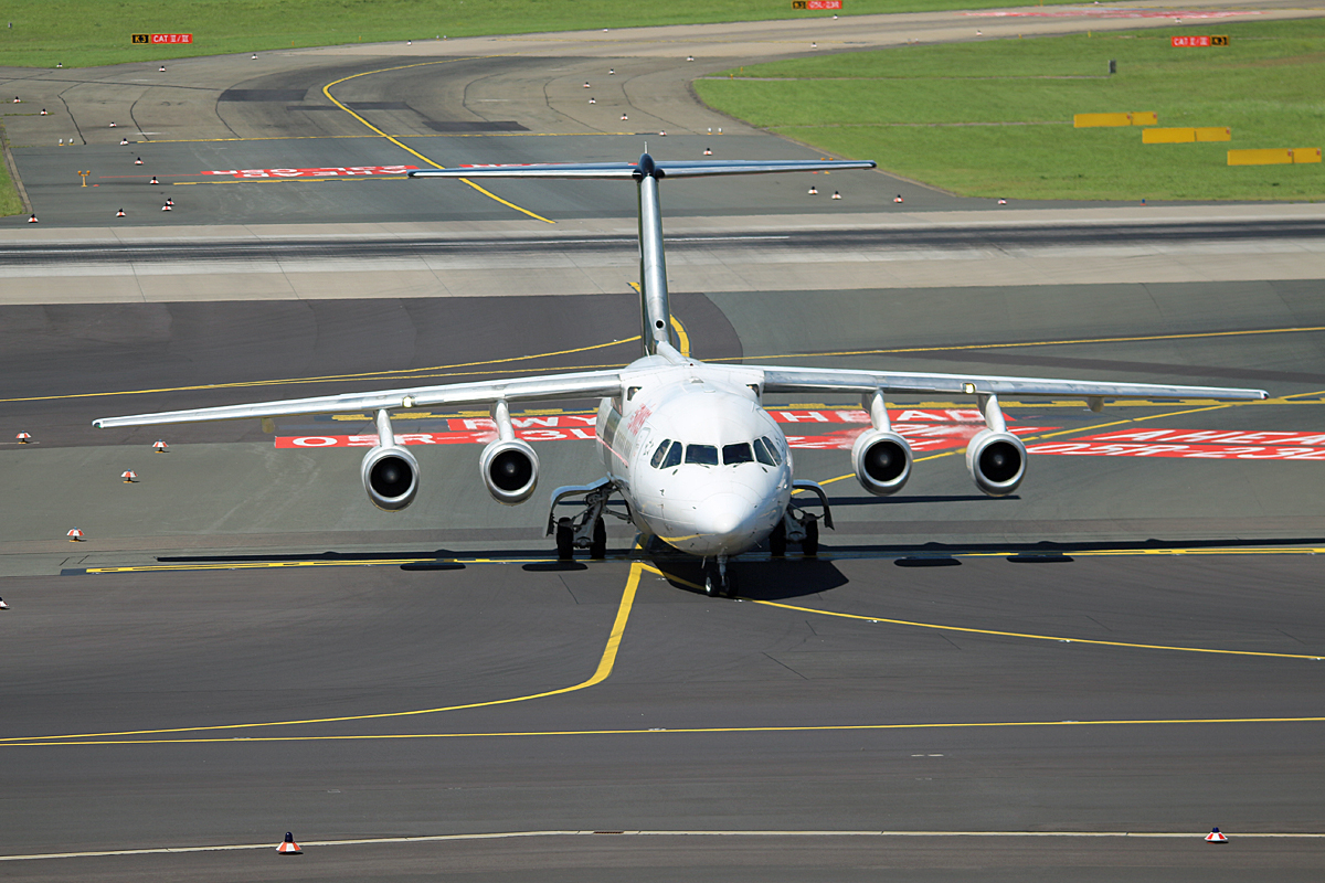 Swiss, RJ100, HB-IYU, DUS, 17.05.2017