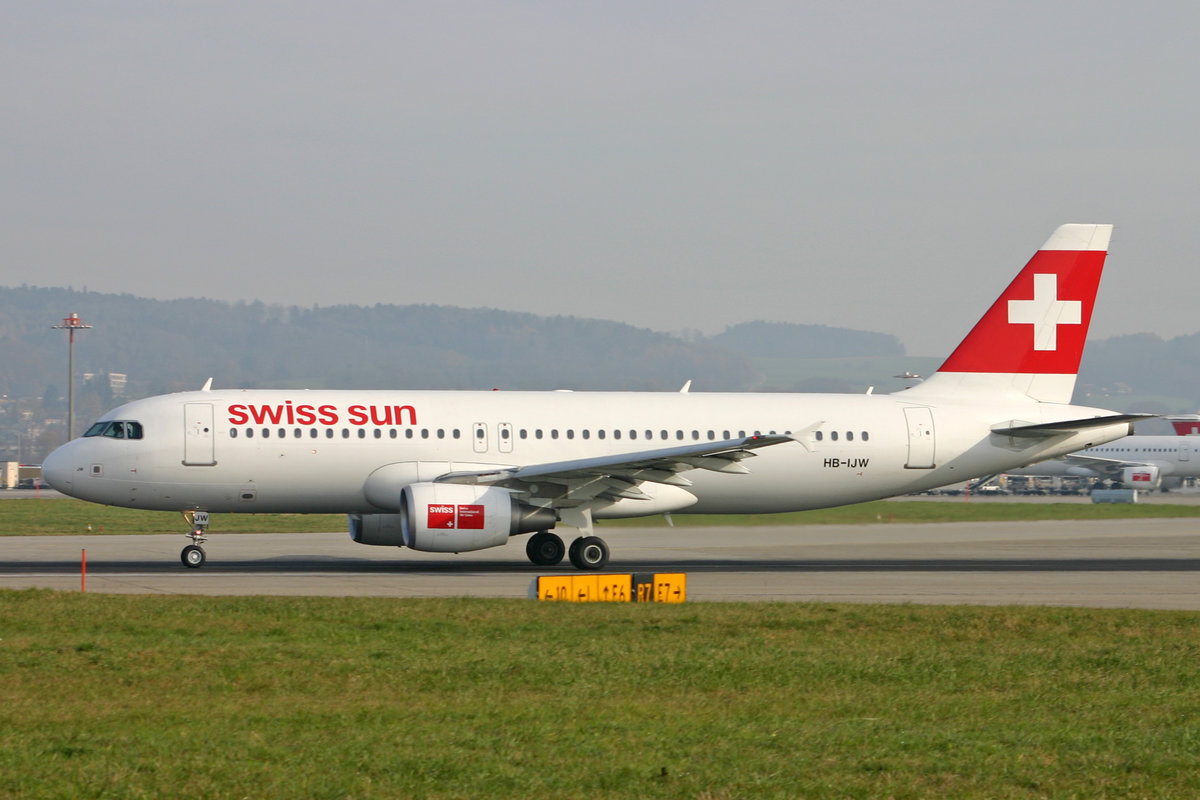 SWISS SUN, HB-IJW, Airbus A320-214, msn: 2134, 20.November 2005, ZRH Zürich, Switzerland.
