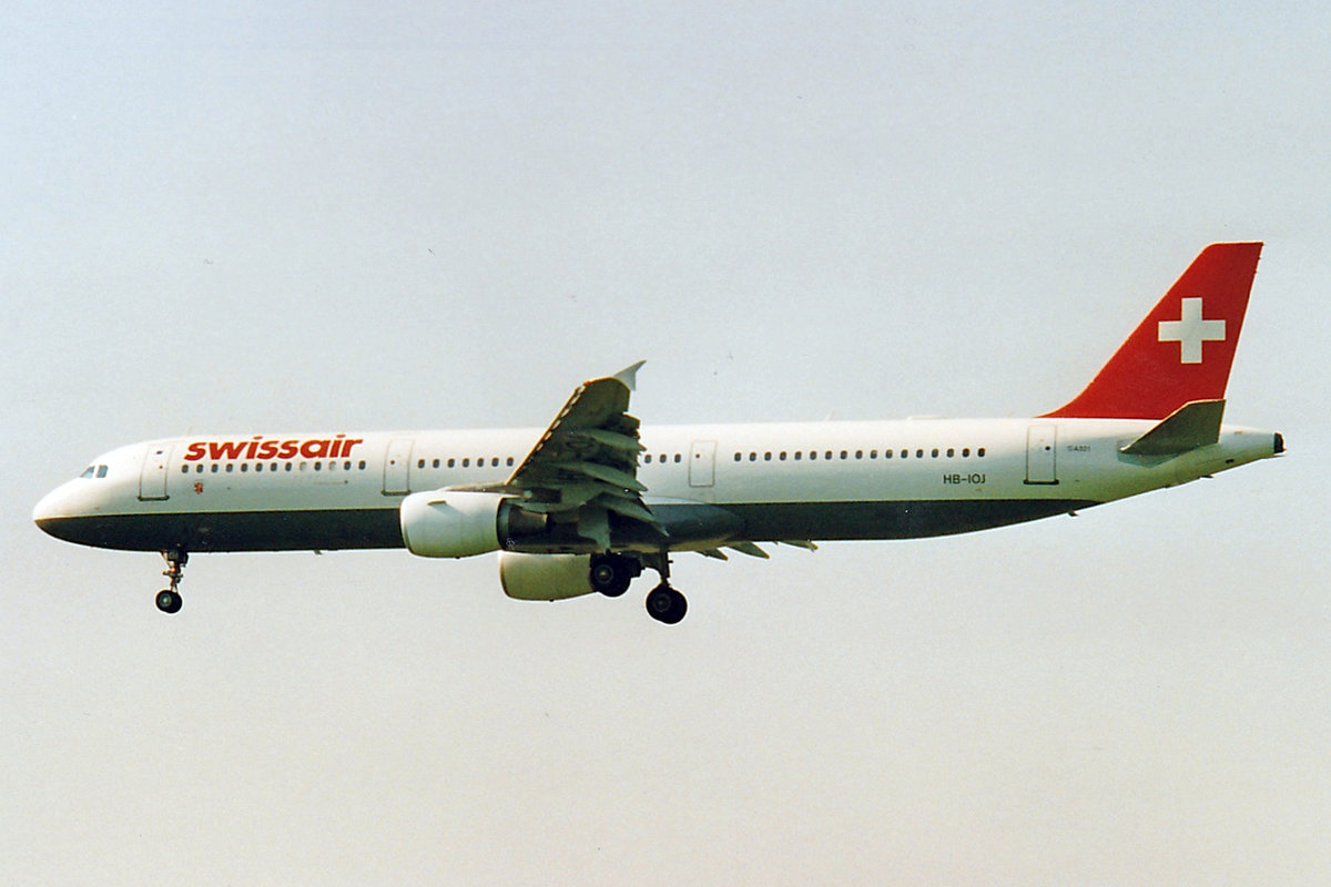 SWISSAIR, HB-IOJ, Airbus A321-111, msn: 891,  Frauenfeld , September 1999, ZRH Zürich, Switzerland. Scan aus der Mottenkiste.