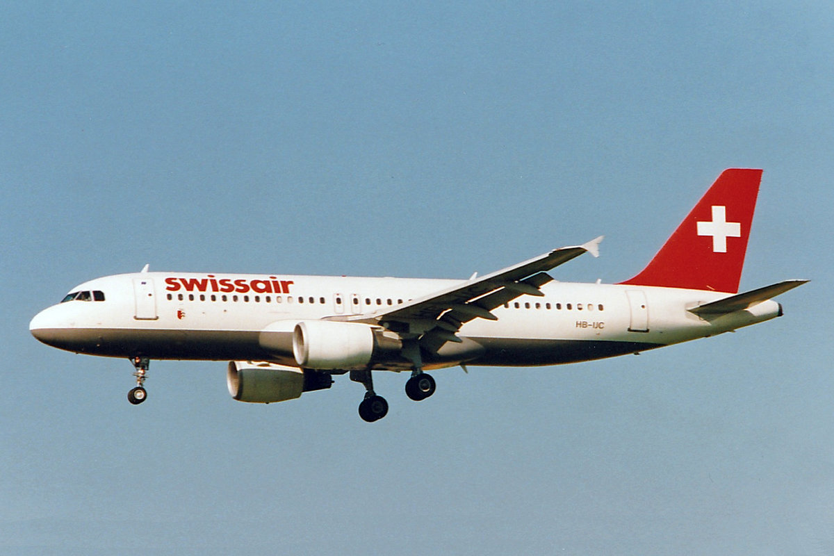 SWISSAR, HB-IJC, Airbus A320-214, msn: 548,  Winkel , Juni 1999, ZRH Zürich, Switzerland. Scan aus der Mottenkiste.