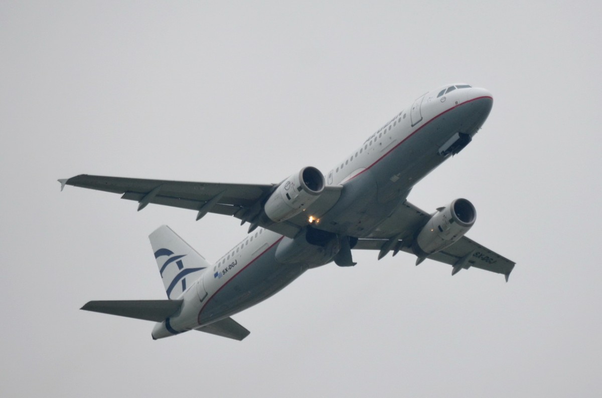SX-DGJ Aegean Airlines Airbus A320-232  in München gestartet am 15.05.2015