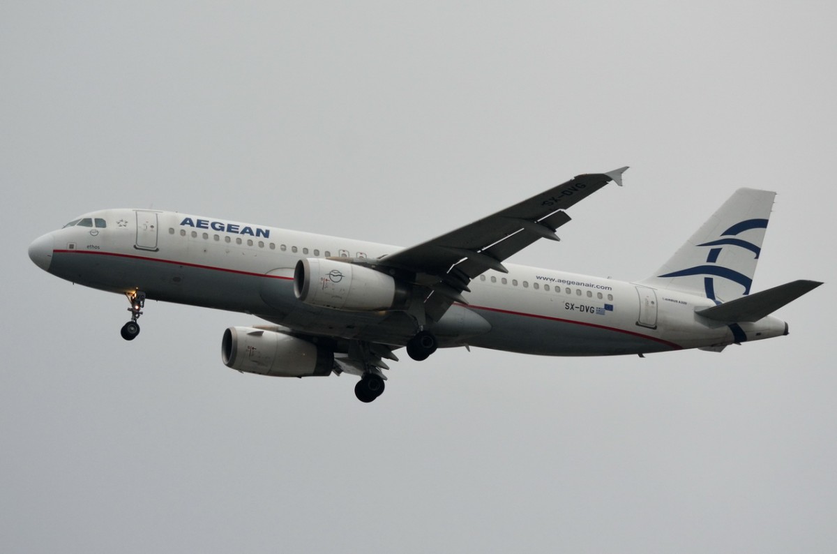 SX-DVG Aegean Airlines Airbus A320-232   ethos   Landeanflug auf Tegel am 21.11.2014