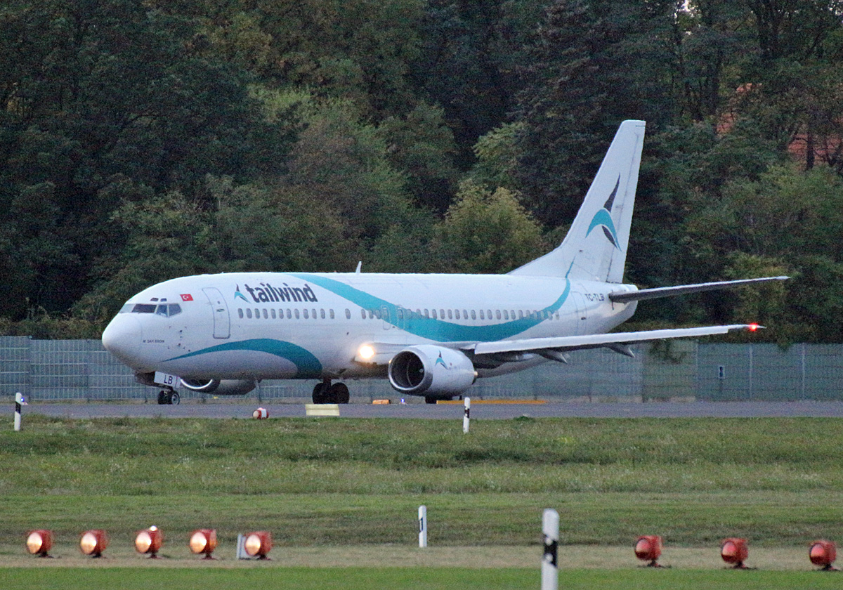 Tailwind, Boeing B 737-4Q8, TC-TLB, TXL, 12.10.2019