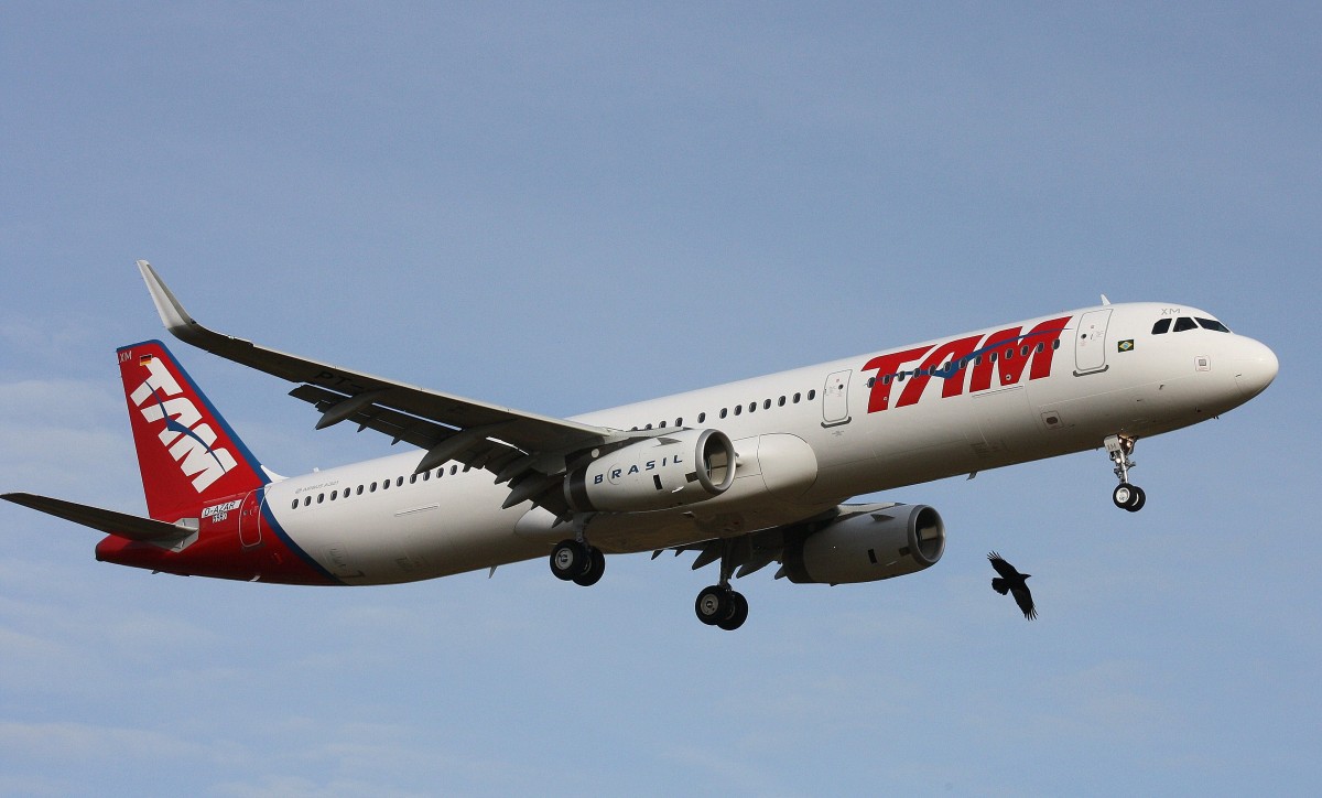 TAM Linhas Aereas,D-AZAR,Reg.PT-MXM,(c/n 5987),Airbus A321-231(SL),10.02.2014,HAM-EDDH,Hamburg,Germany(Testflug)