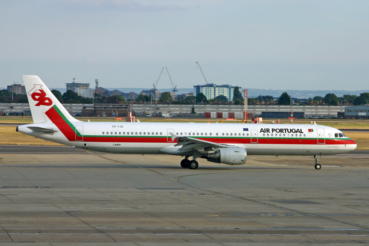 TAP Air Portugal, CS-TJG, Airbus A321-211, msn: 1713,  Amalia Rodrigues , 16.August 2006, LHR London Heathrow, United Kingdom.