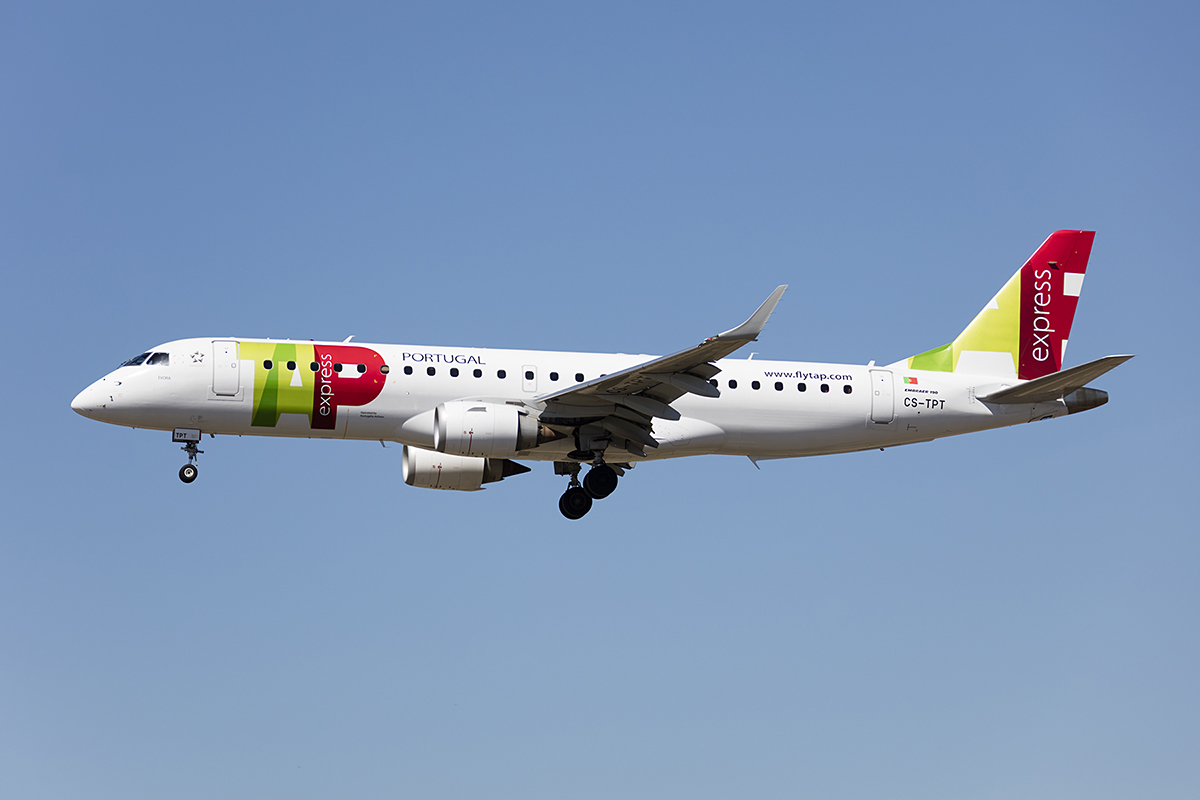 TAP - Express, CS-TPT, Embraer, 190LR, 13.09.2017, BCN, Barcelona, Spain 


