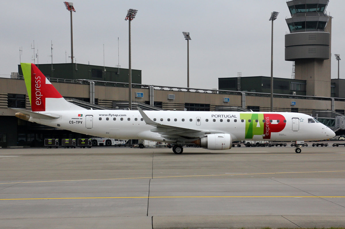 TAP Express (Operated by Portugalia Airlines), CS-TPV, Embraer Emb-190LR,  Vila Real , 3.Dezember 2016, ZRH Zürich, Switzerland.