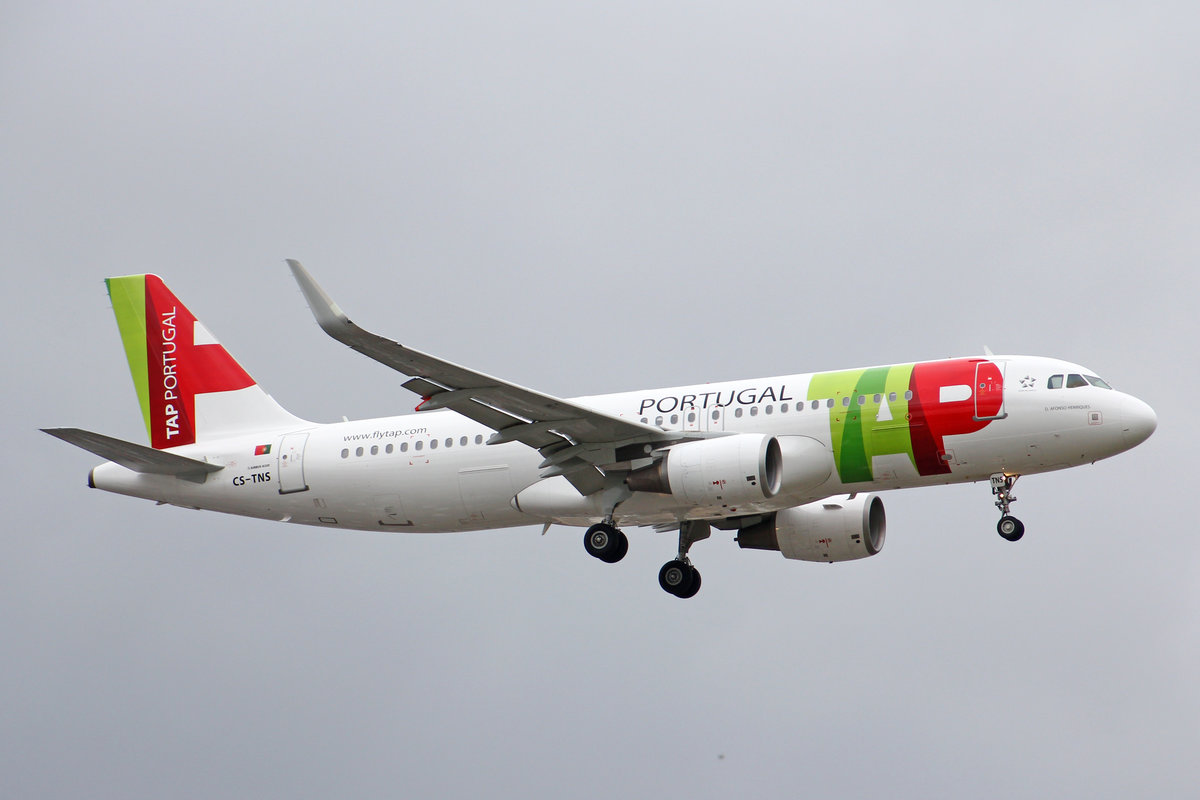TAP Portugal, CS-TNS, Airbus A320-214 SL,  D. Afonso Henriques , 01.Juli 2016, LHR London Heathrow, United Kingdom.