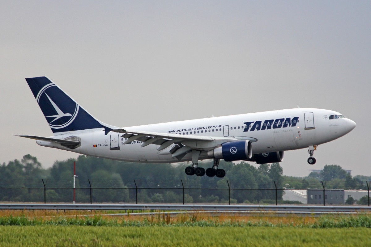 Tarom, YR-LCA, Airbus A310-325ET, msn: 636, 5.Juli 2015, AMS Amsterdam, Netherlands.