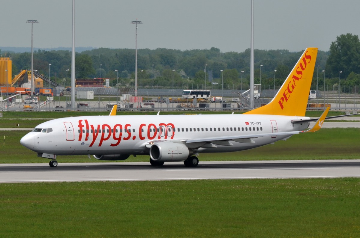 TC-CPS Pegasus Boeing 737-8GJ(WL) gelandet am 12.05.2015 in München