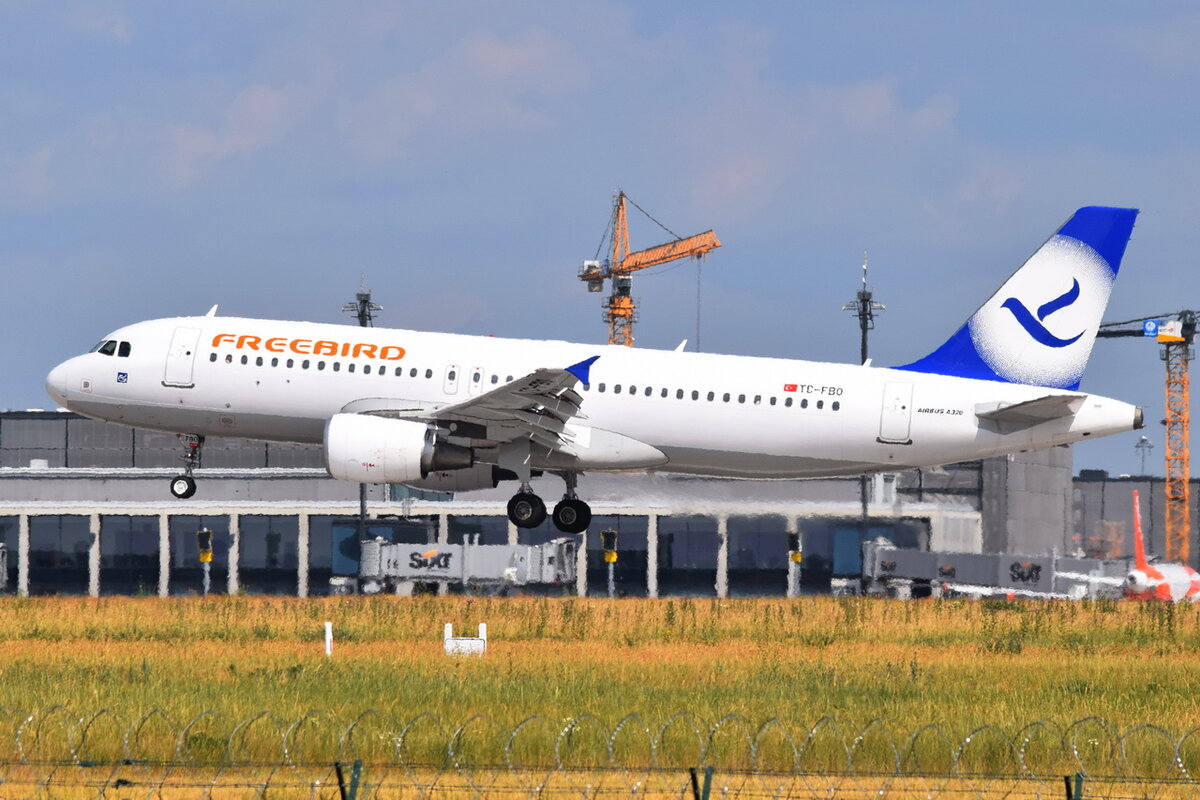 TC-FBO , Freebird Airlines , Airbus A320-214 , 26.06.2021 ,Berlin-Brandenburg  Willy Brandt  , BER , 