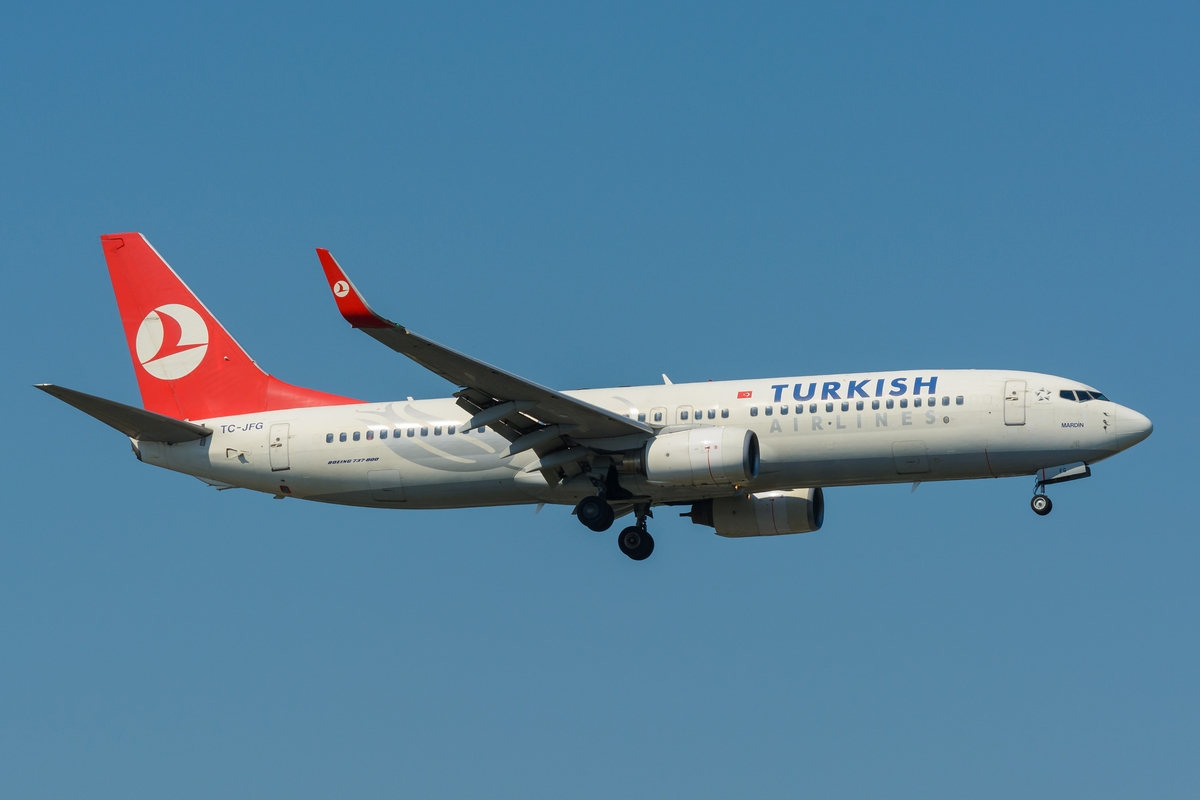TC-JFG  Mardin  am 23.08.2015 im Anflug auf Düsseldorf.