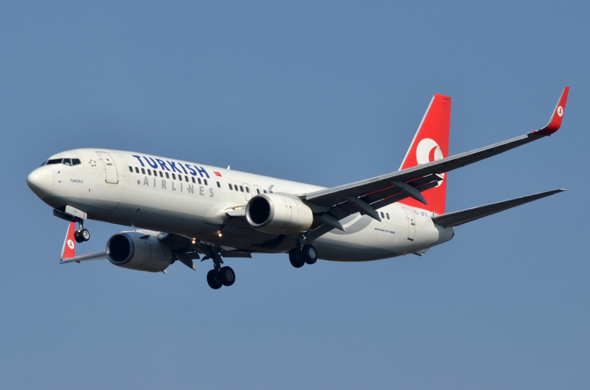 TC-JFV Turkish Airlines Boeing 737-8F2(WL)  Anflug Tegel am 20.03.2015