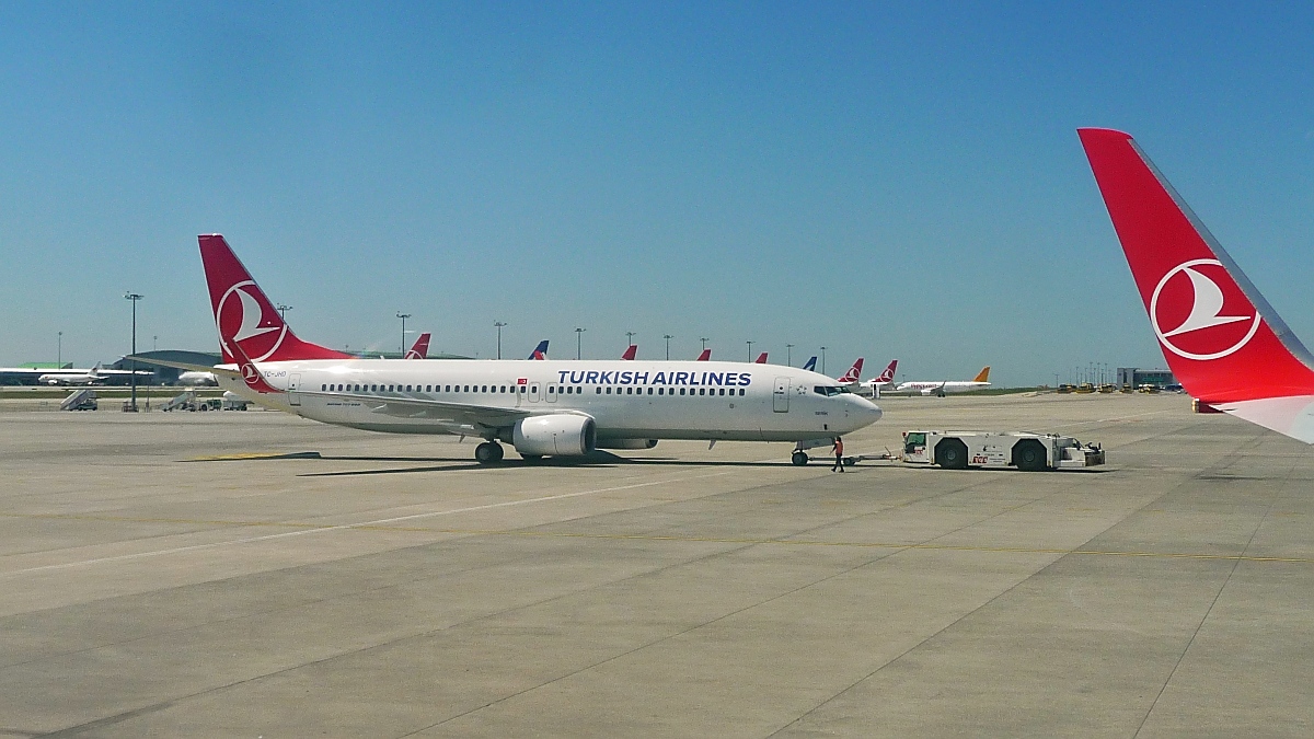 TC-JGD - Boeing 737-8F2 - Turkish Airlines auf dem Istanbul-Sabiha Gökçen Airport (SAW), 30.4.2016