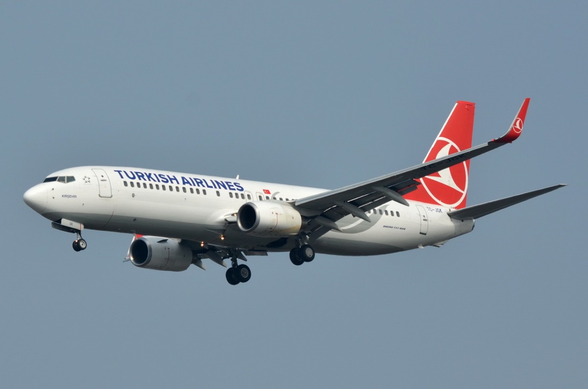 TC-JGK Turkish Airlines Boeing 737-8F2 (WL)  Anflug am 24.03.2015 in Tegel