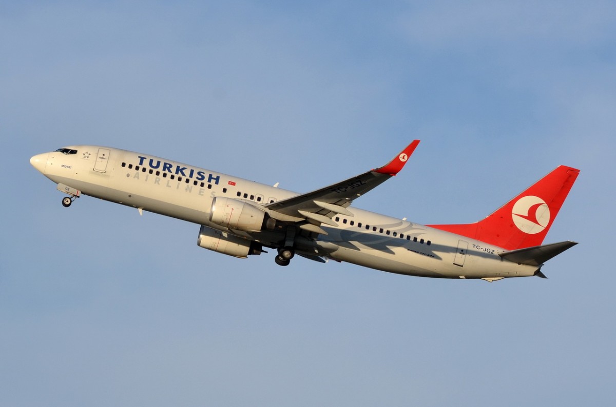 TC-JGZ Turkish Airlines Boeing 737-8F2(WL)   am 05.12.2015 in München gestartet