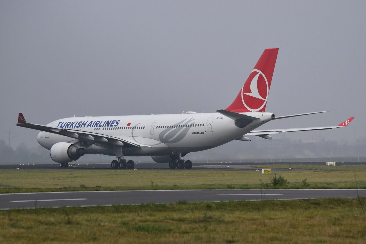 TC-JND , Turkish Airlines , Airbus A330-203  Antalya  , Berlin-Brandenburg  Willy Brandt  , BER ,16.11. 2021 