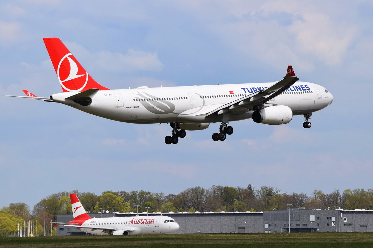 TC-JNK , Turkish Airlines , Airbus A330-343 ,  Berlin-Brandenburg  Willy Brandt  , BER , 24.04.2022 ,