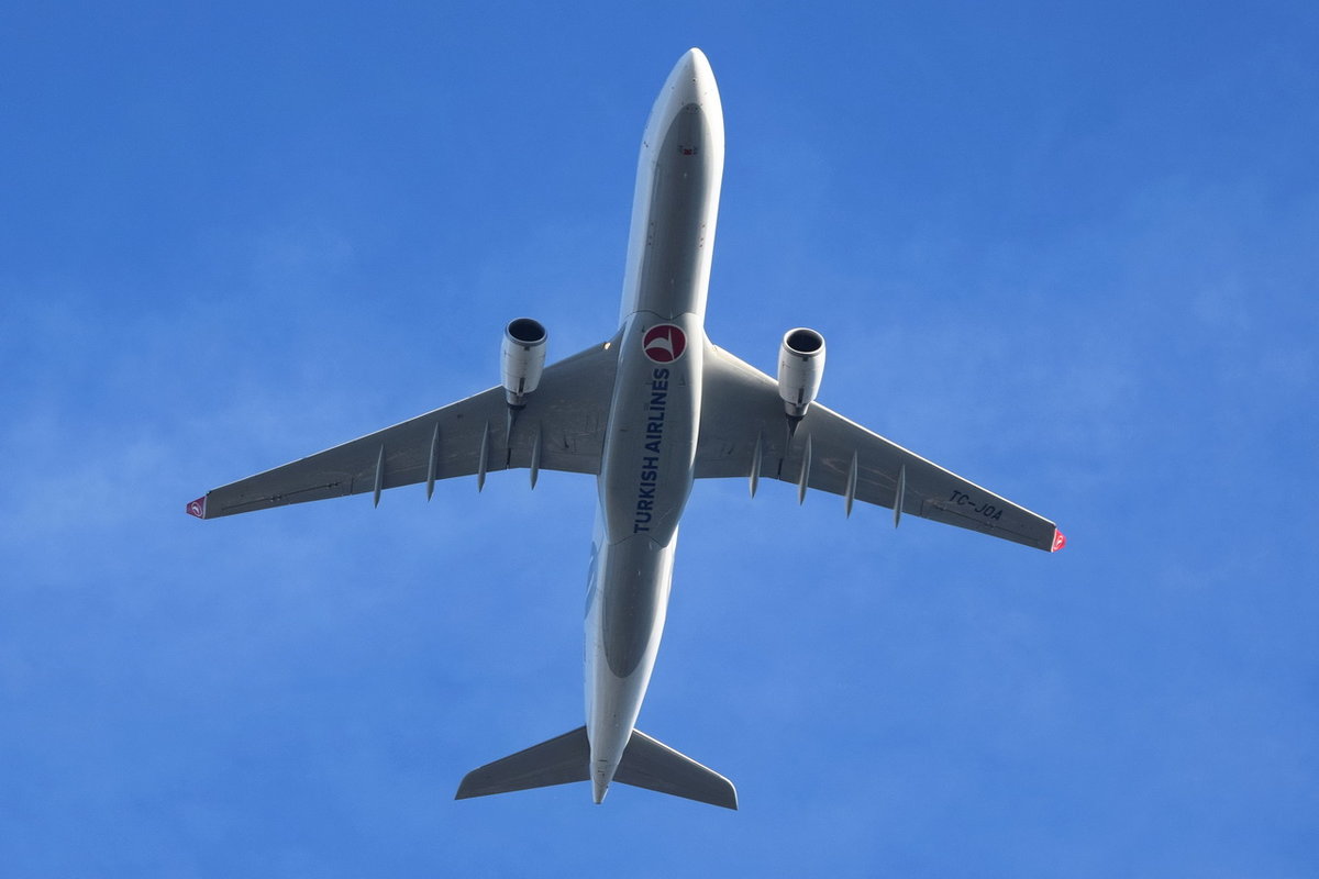 TC-JOA Turkish Airlines Airbus A330-303 , 24.07.2019 , Anflug Tegel