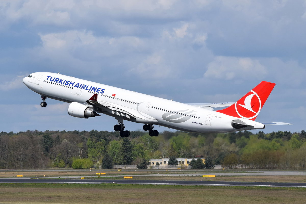 TC-JOM Turkish Airlines Airbus A330-302   , TXL  26.04.2017