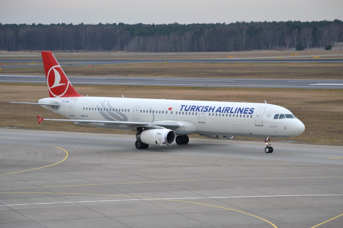 TC-JRN Turkish Airlines Airbus A321-231    18.02.2014   Berlin-Tegel