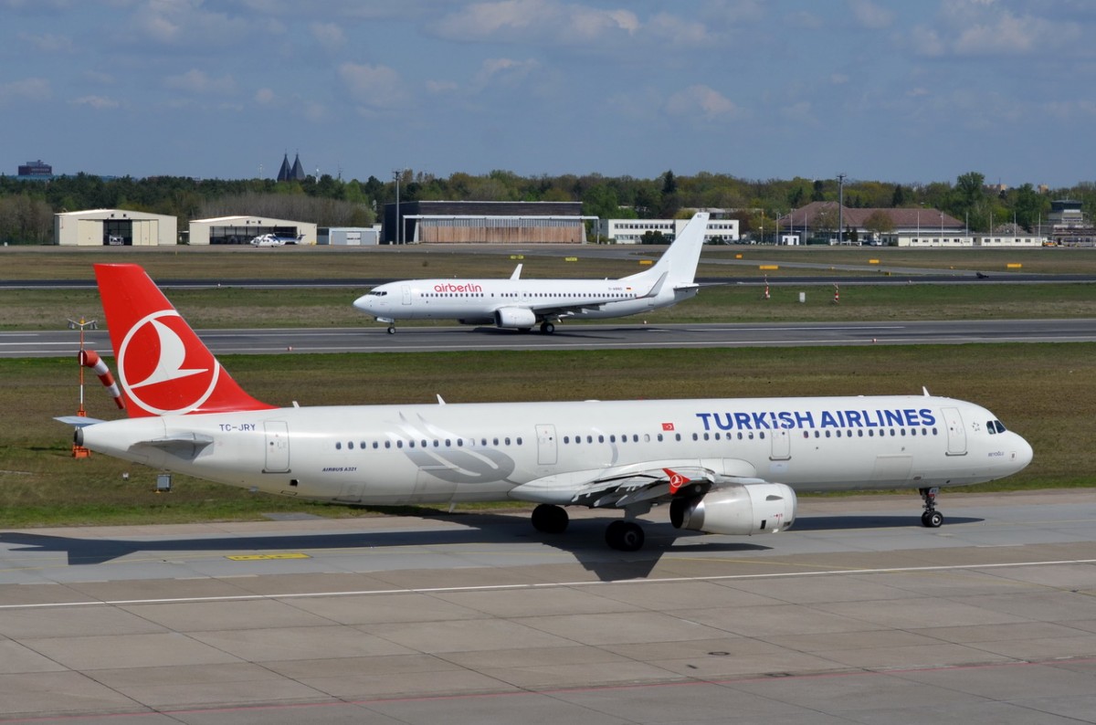 TC-JRY Turkish Airlines Airbus A321-231   zum Start in Tegel  29.04.2015