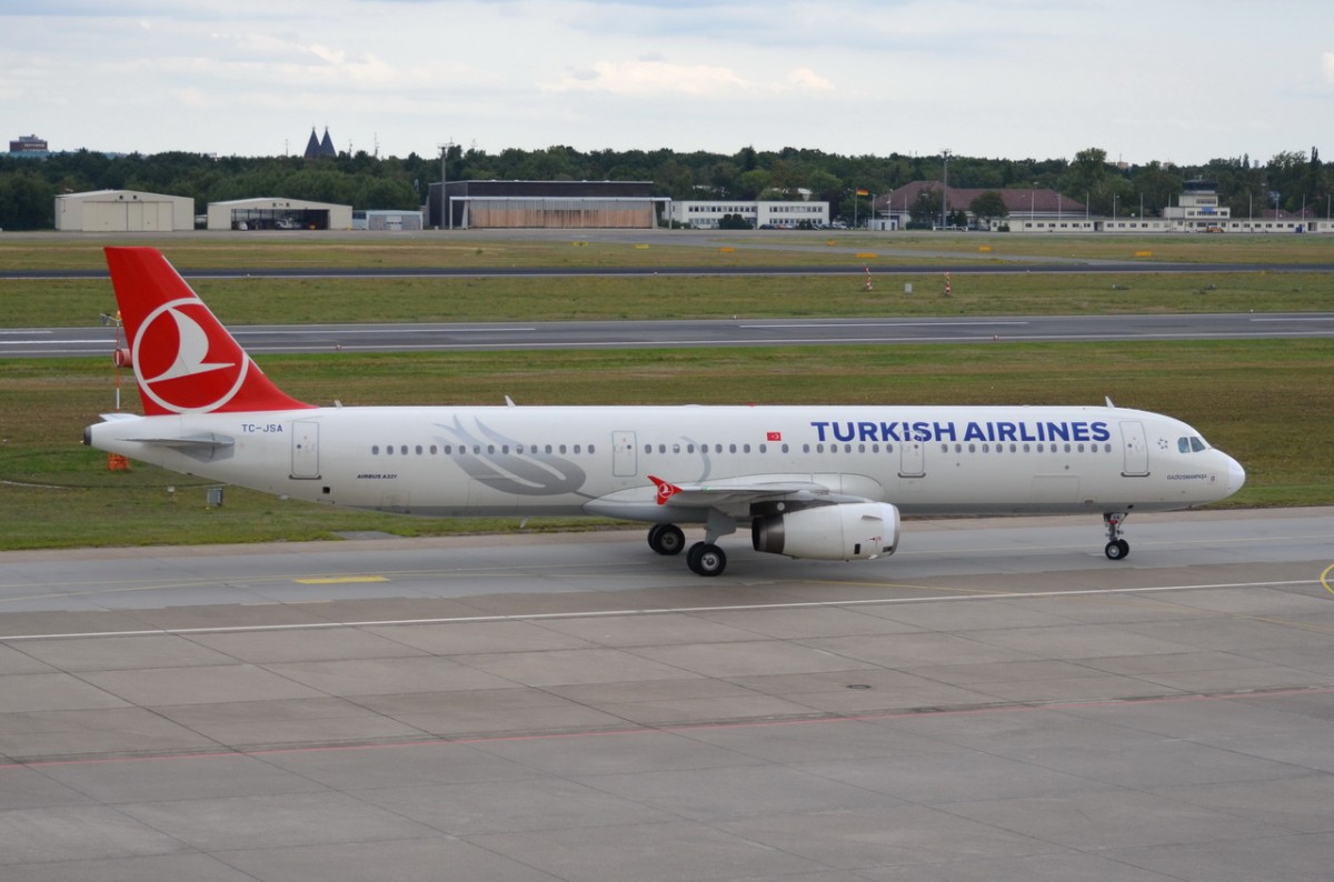 TC-JSA Turkish Airlines Airbus A321-231     in Tegel am 12.08.2014 gelandet
