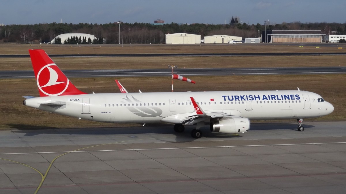 TC-JSK Turkish Airlines Airbus A321-231(WL)   17.02.2014   Berlin-Tegel