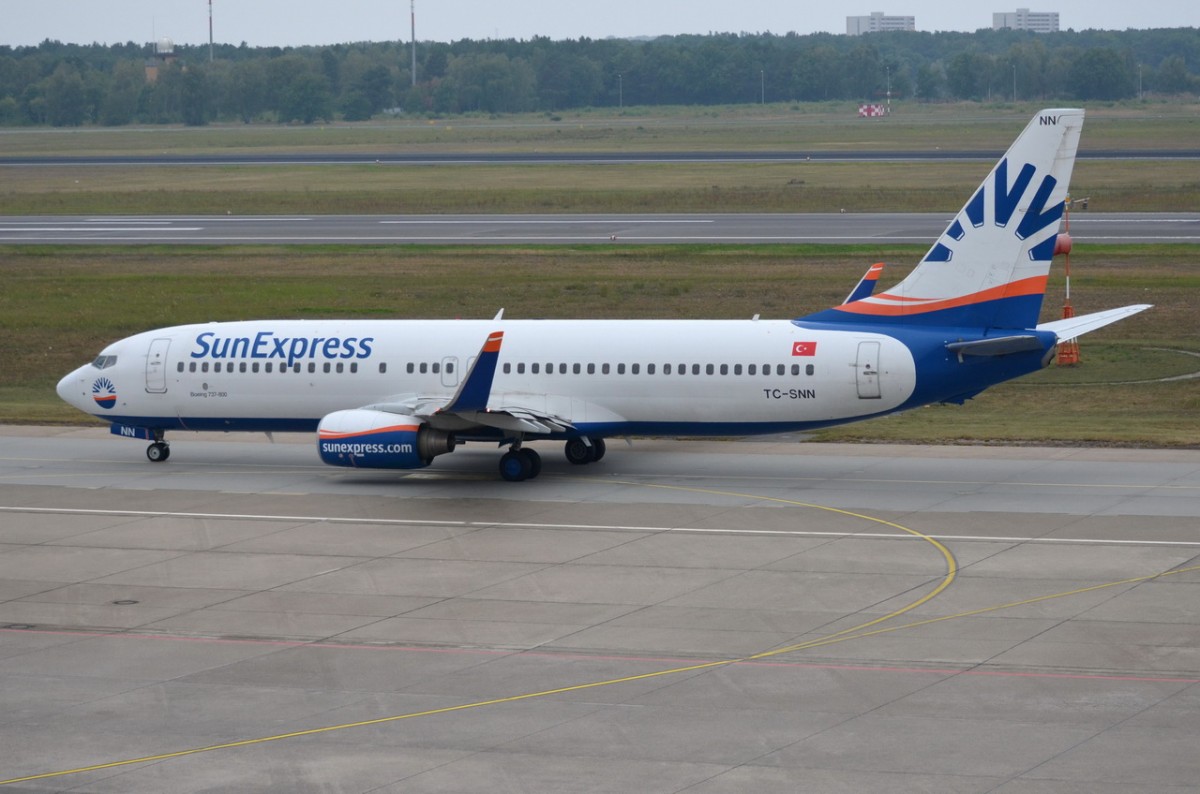 TC-SNN SunExpress Boeing 737-8HC (WL)   am 12.09.2014 in Tegel zum Start