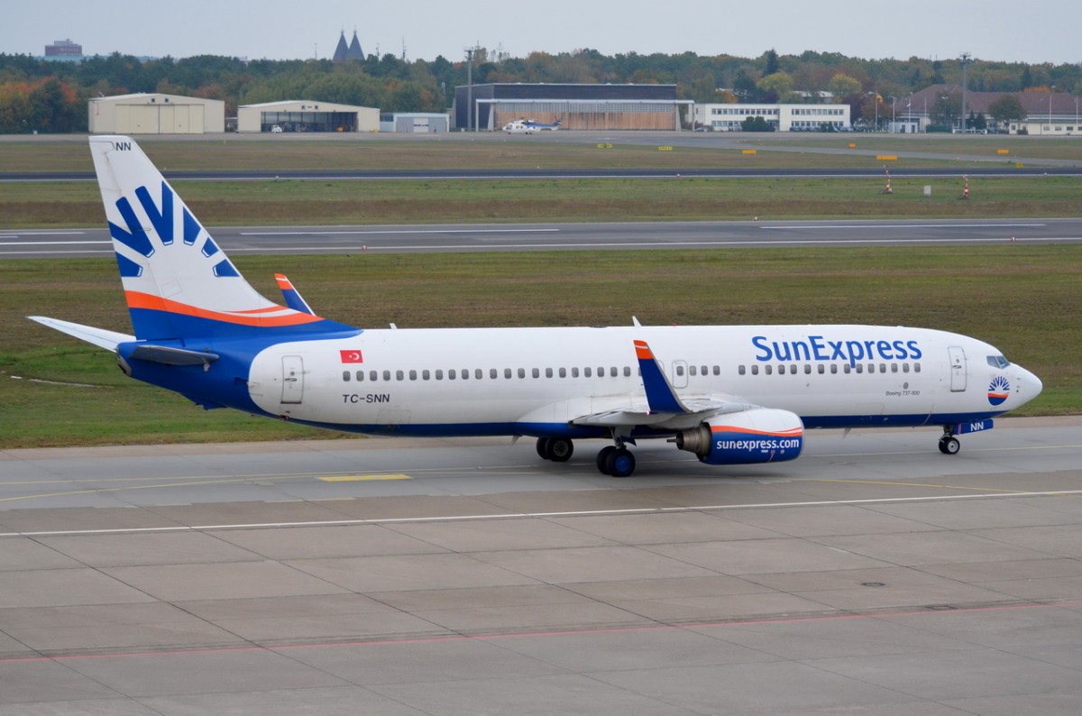 TC-SNN SunExpress Boeing 737-8HC (WL)    gelandet in Tegel am 14.10.2014