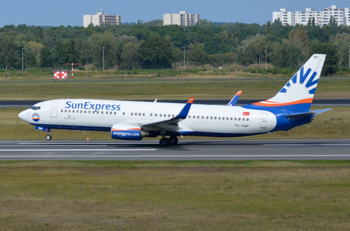 TC-SNP SunExpress Boeing 737-8HC (WL)   in Tegel am 08.09.2014 beim Start