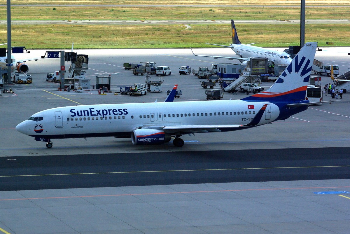 TC-SNR SunExpress Boeing 737-8HC (WL)   gelandet in Frankfurt  15.07.2014