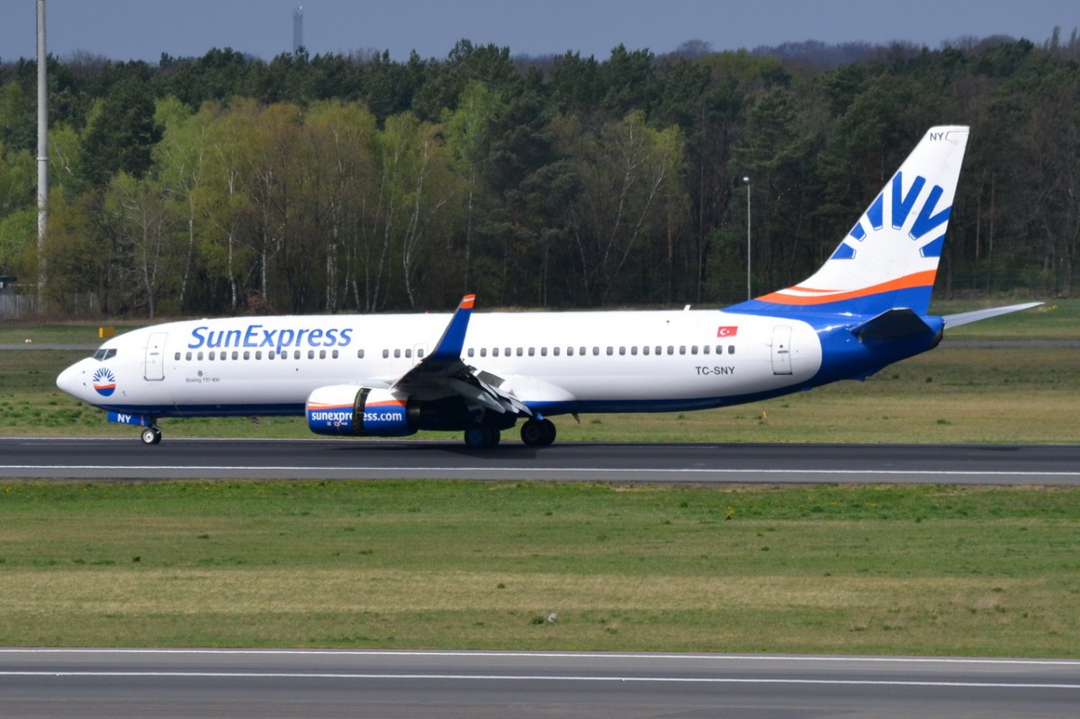 TC-SNY SunExpress Boeing 737-8K5 (WL)   gelandet in Tegel 09.04.2014