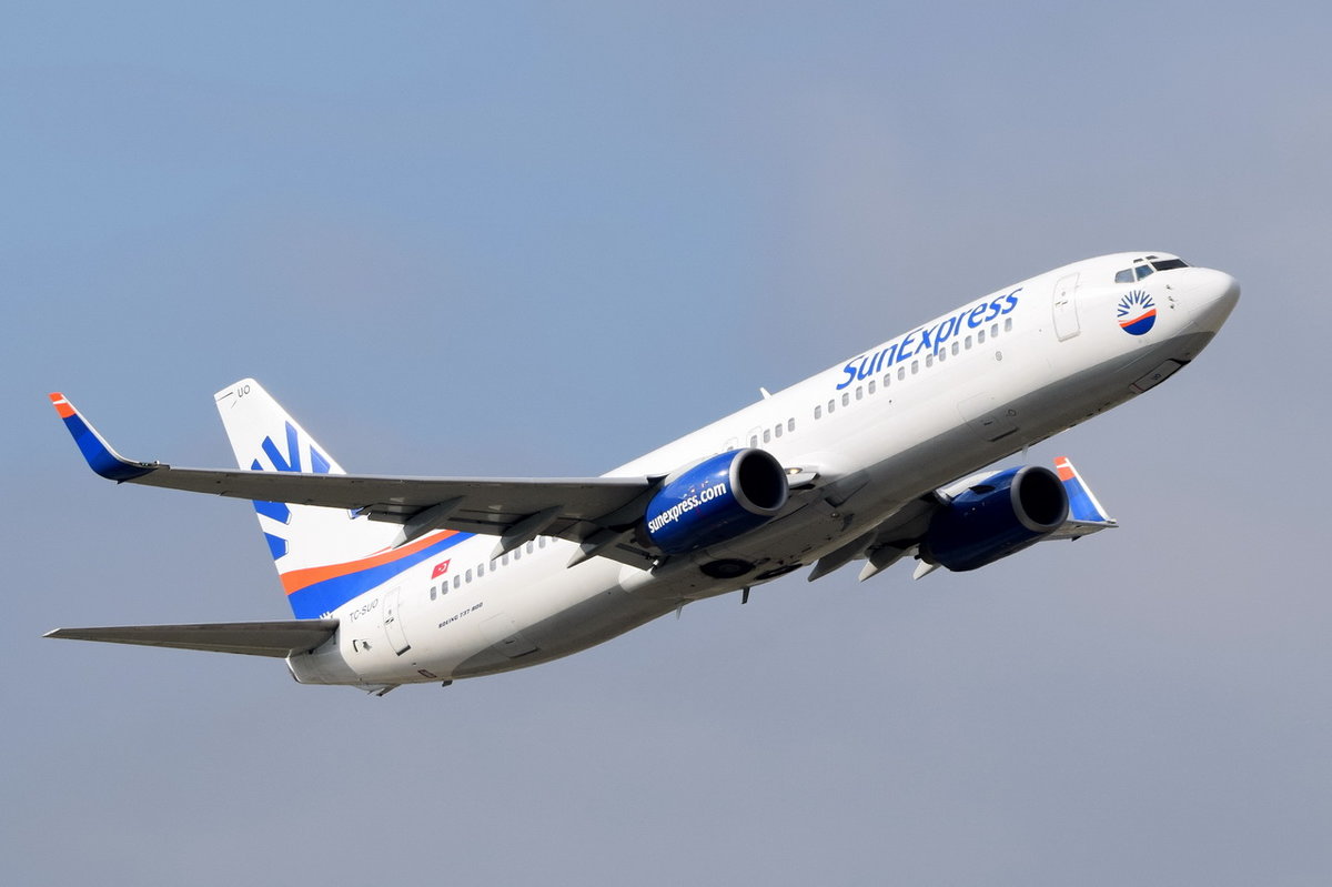 TC-SUO SunExpress Boeing 737-86Q(WL)  am 12.10.2016 in München gestartet
