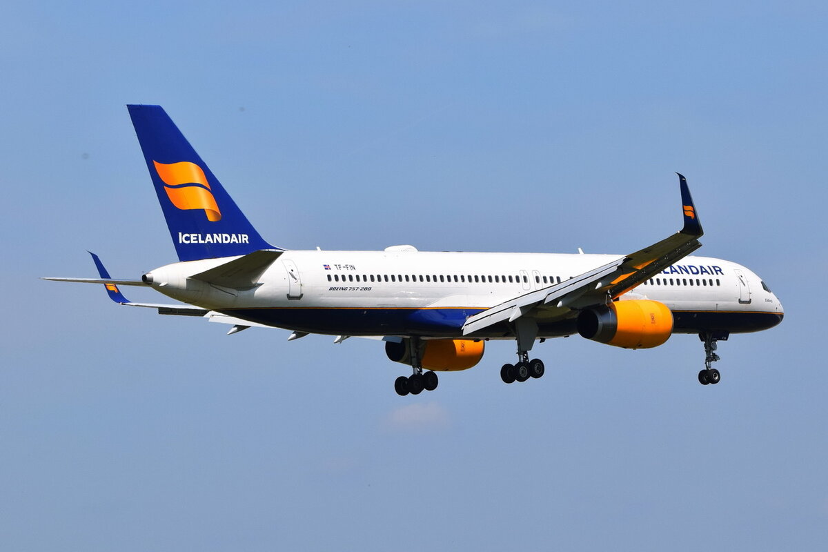 TF-FIN , Icelandair , Boeing 757-208(WL) ,  Berlin-Brandenburg  Willy Brandt  , BER , 05.06.2021 