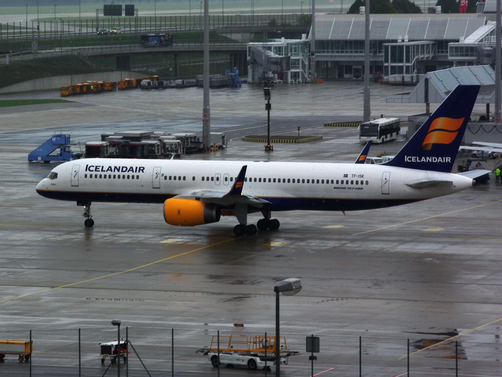 TF-ISK Icelandair Boeing 757-223 (WL)     14.09.2013

Flughafen Mnchen