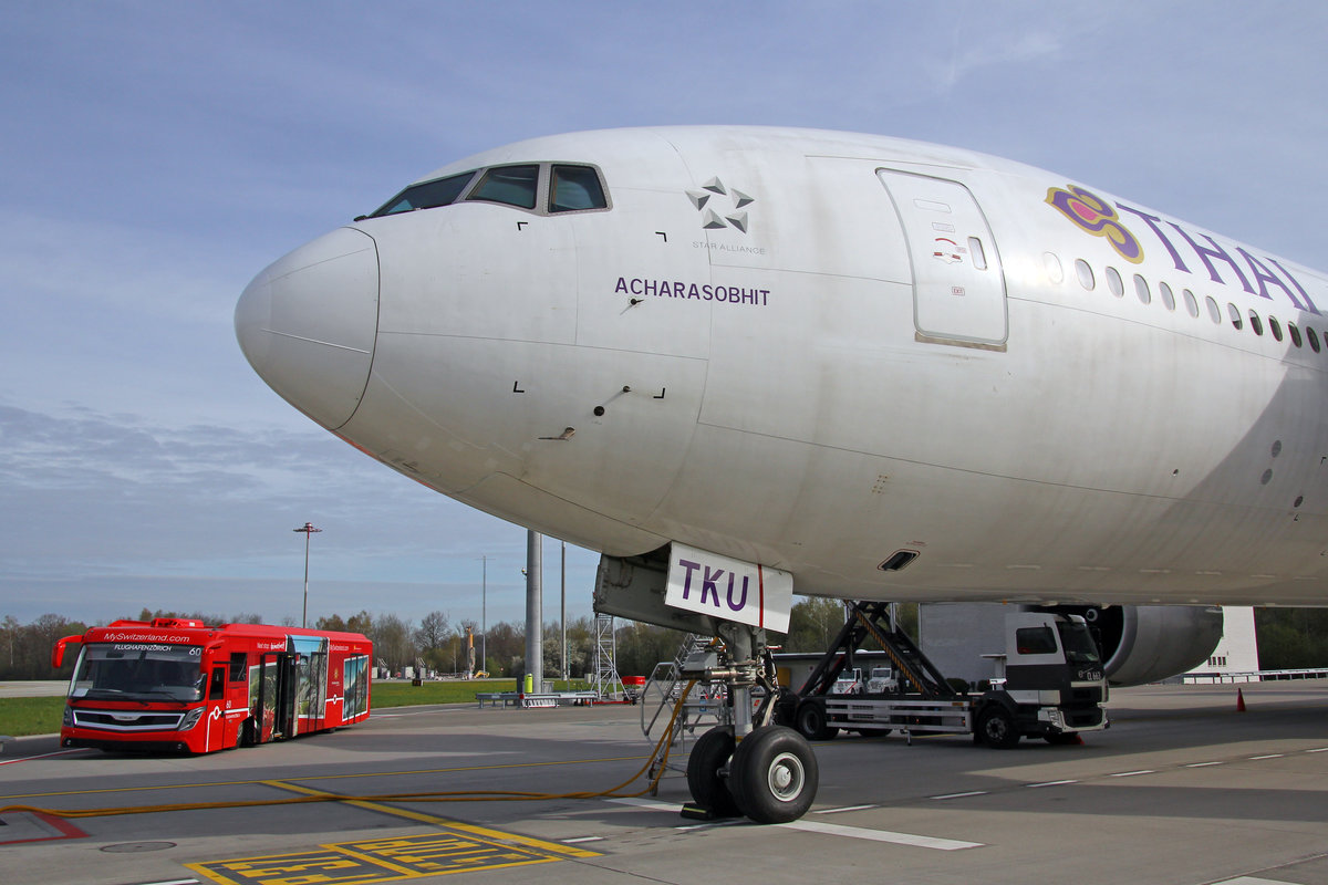 Thai Airways, HS-TKU, Boeing 777-3D7ER, msn: 42110/1166,  Acharasobhit , 14.April 2018, ZRH Zürich, Switzerland.
