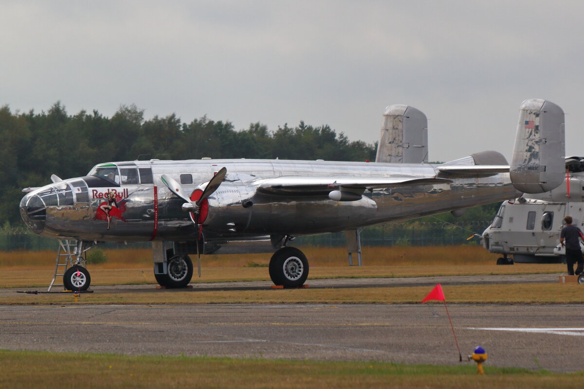 The Flying Bulls, Reg: N6123C, North American B-25J Mitchell. Kleine Brogel Airbase (BE), 10.09.2022 