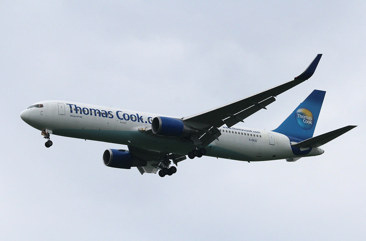 Thomas Cook Airlines B 767-31K(ER) G-DAJC bei der Landung in Berlin-Schönefeld am 09.05.2013