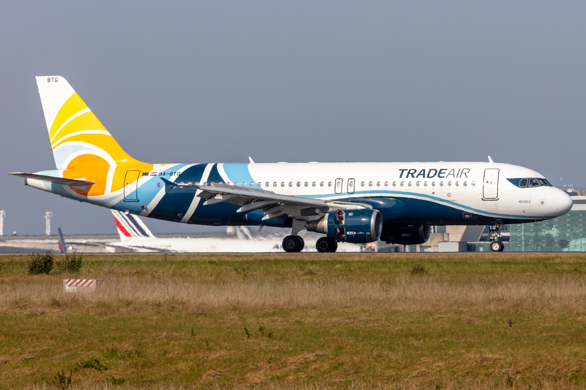 Trade AIr, 9A-BTG, Airbus, A320-212, 10.10.2021, CDG, Paris, France