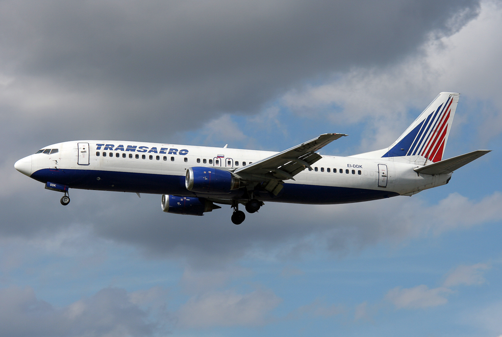 Transaero B737-400 EI-DDK im Anflug auf 27R in LHR / EGLL / London Heathrow am 24.08.2011